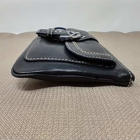 COACH BLACK BUCKLE FRONT WRISTLET - Picture 5 of 12